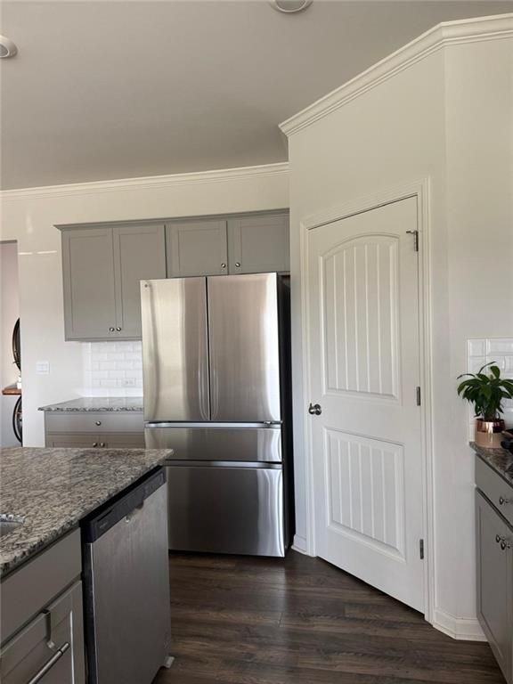325 Thompson Dr - Photo 6 of 14