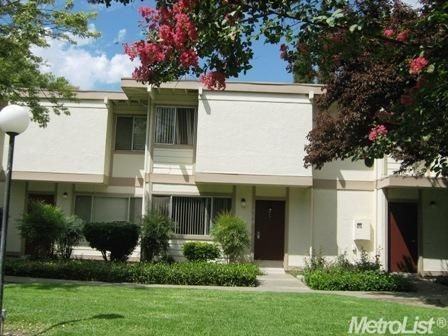 1569 Drake Dr - Photo 3 of 3
