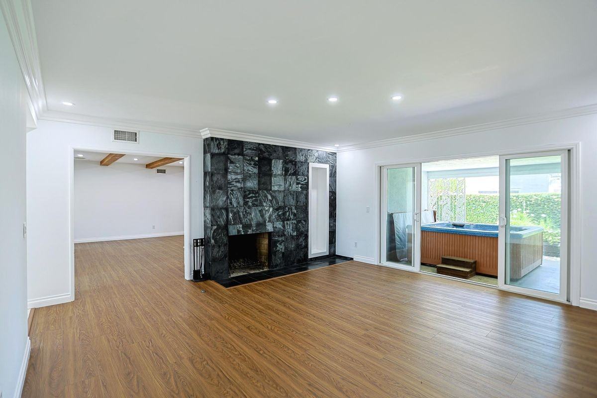 1200 W Rowan St - Photo 3 of 5