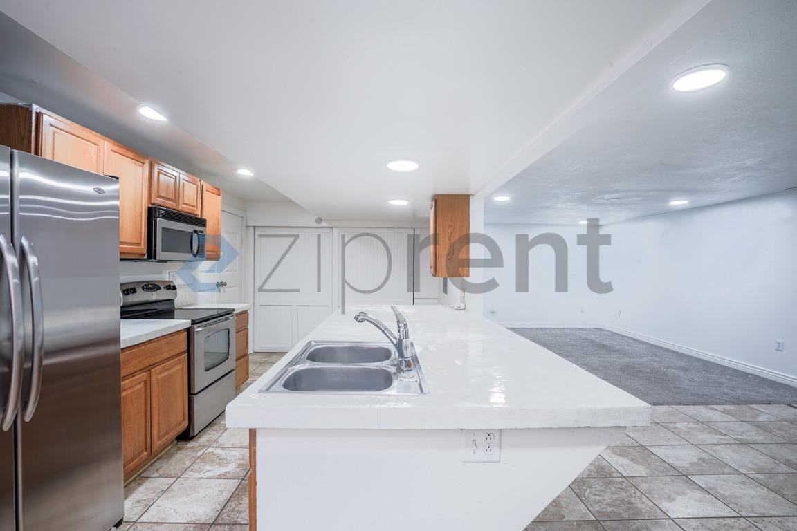 7687 Southeast #2 - Photo 7 of 23