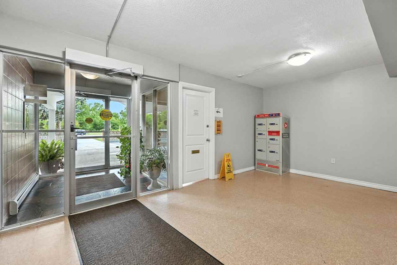 Centennial Court Apartments - Photo 4 of 34