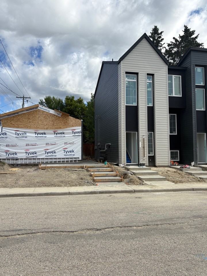 2702 25 Ave Sw - Photo 3 of 24