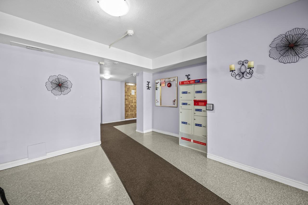 Queenston Apartments - Photo 5 of 17