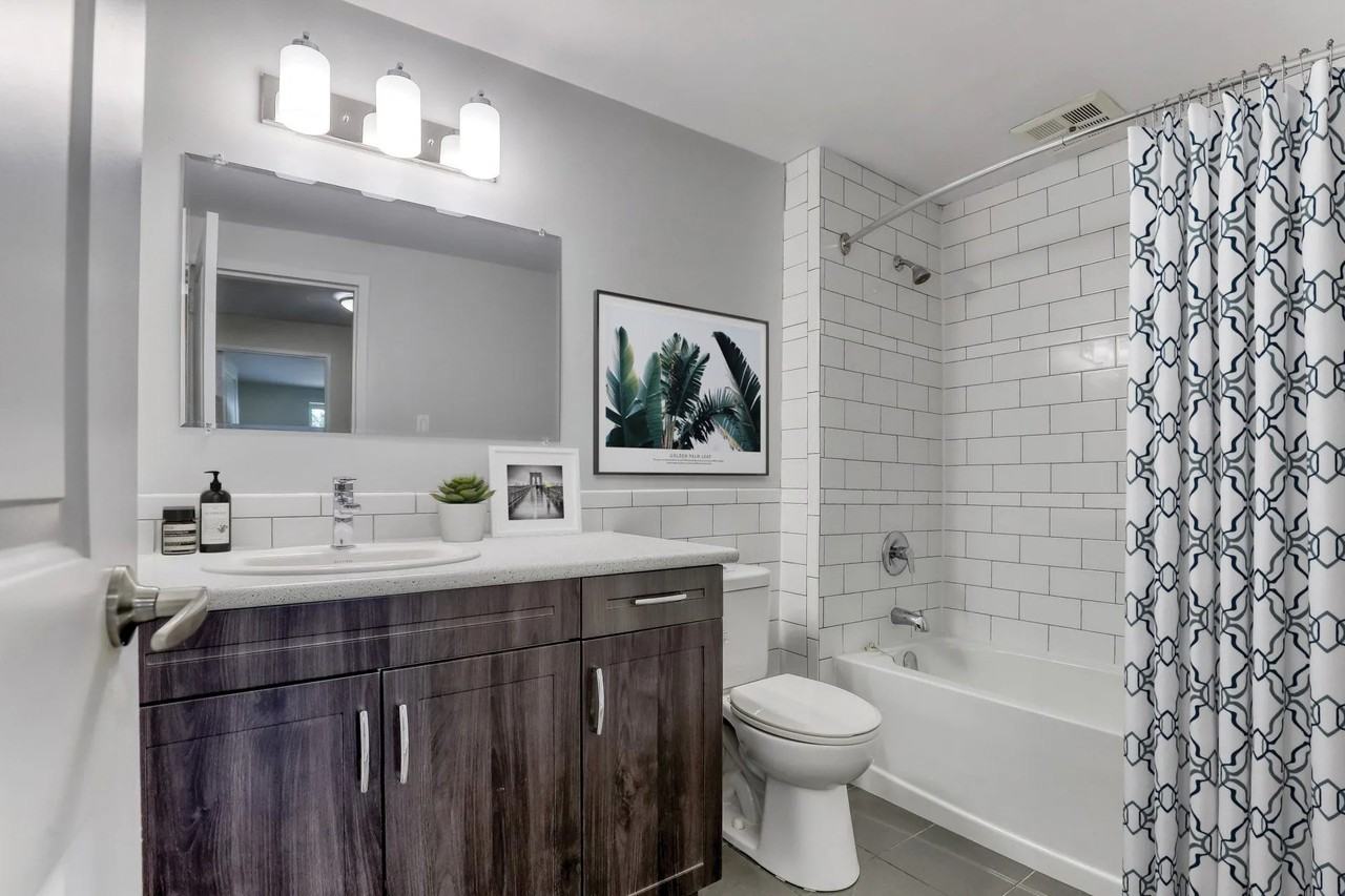 181 Queen Mary Road - Photo 6 of 13