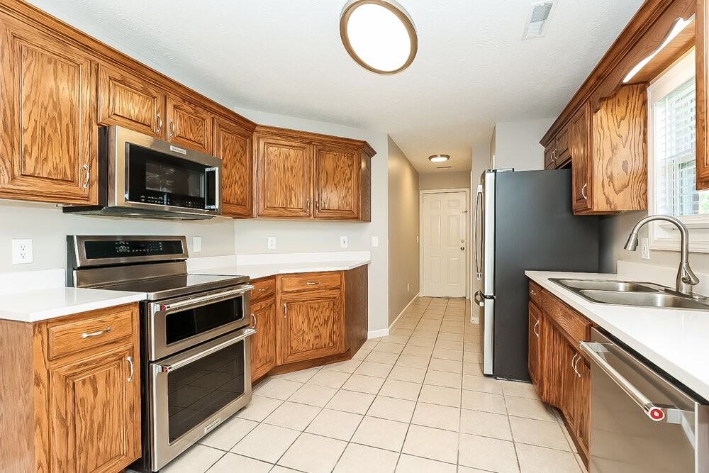 9109 Eddystone Ct - Photo 7 of 16