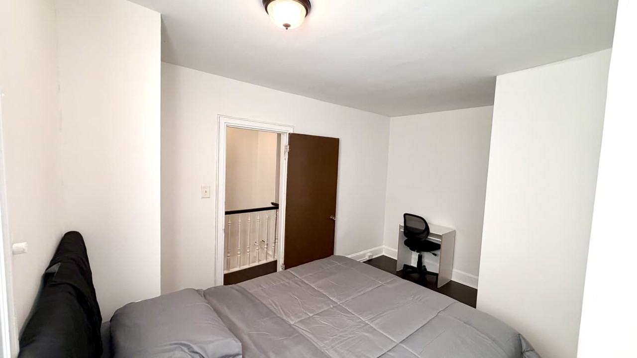 748 N Holly St #1 - Photo 5 of 12