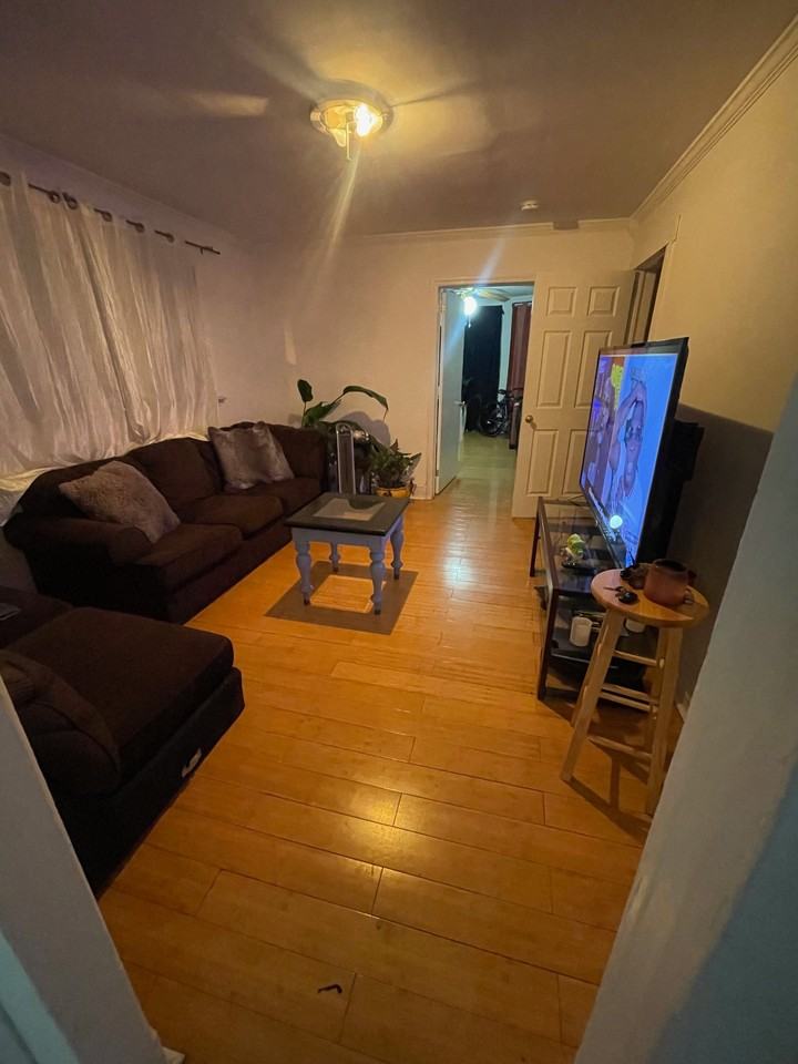 154 Van Reipen Ave - Photo 4 of 5