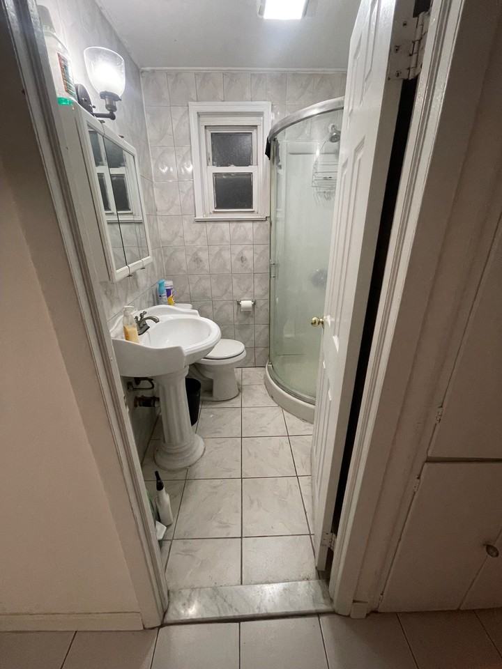 154 Van Reipen Ave - Photo 5 of 5