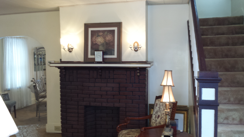 241 Boden Ave - Photo 4 of 14