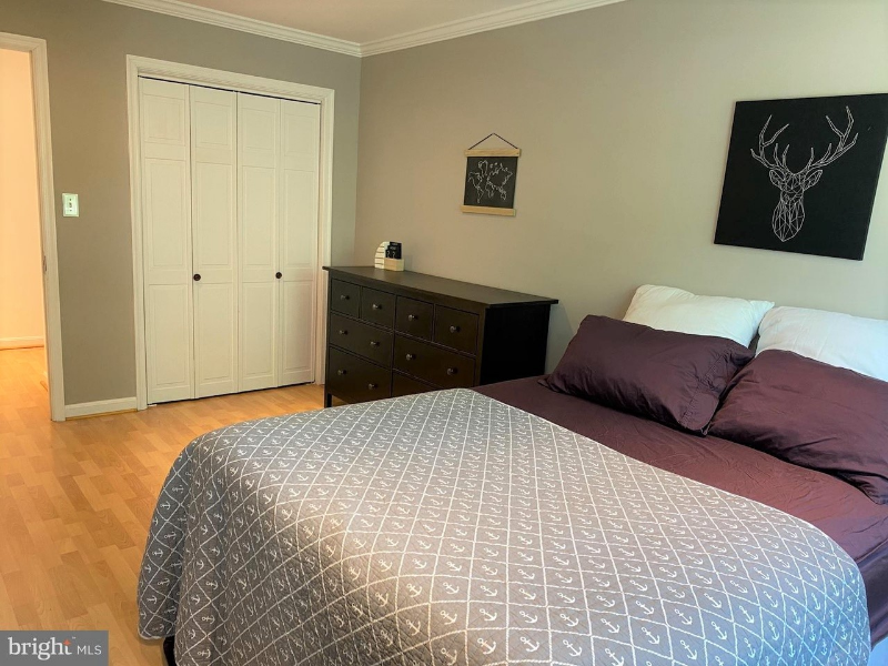 617 N Henry St - Photo 2 of 15
