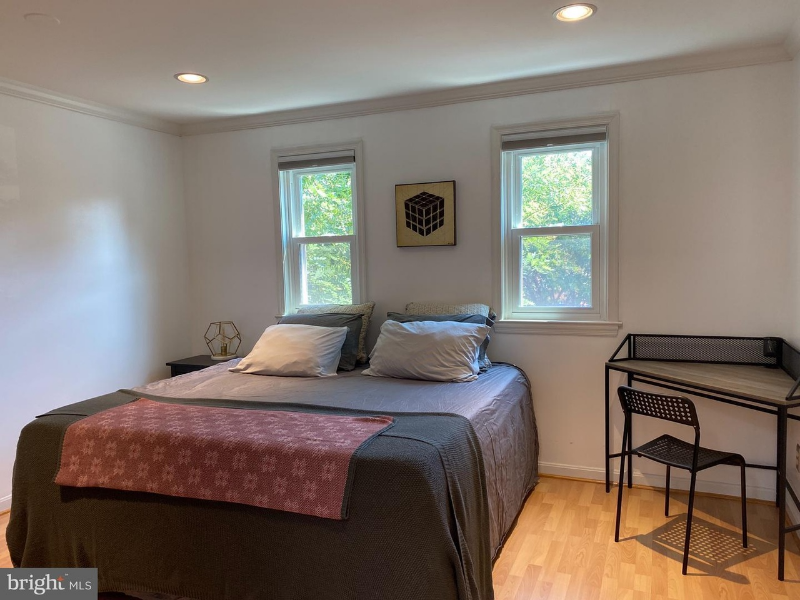 617 N Henry St - Photo 6 of 15