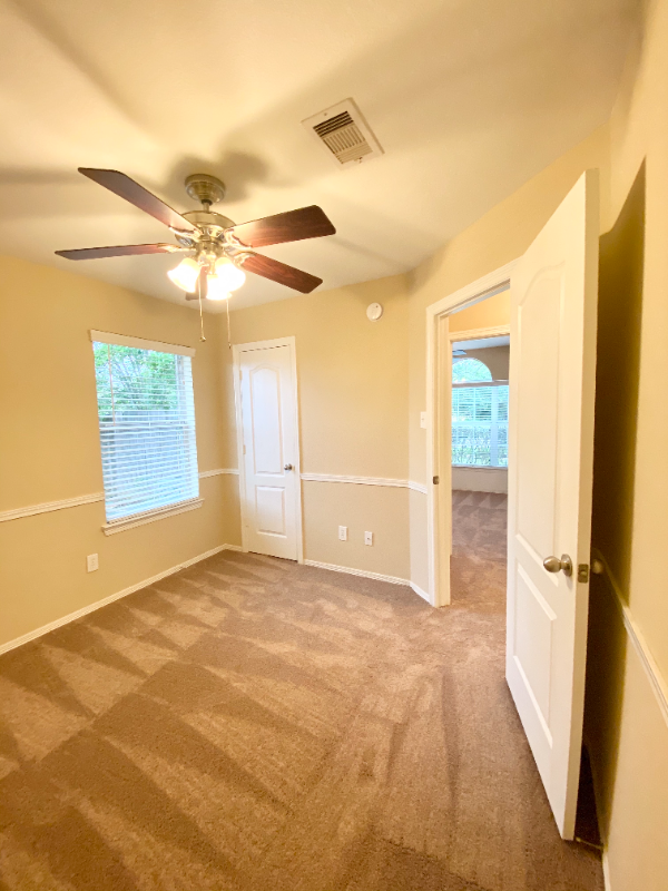 7039 Durango Creek Dr - Photo 5 of 20