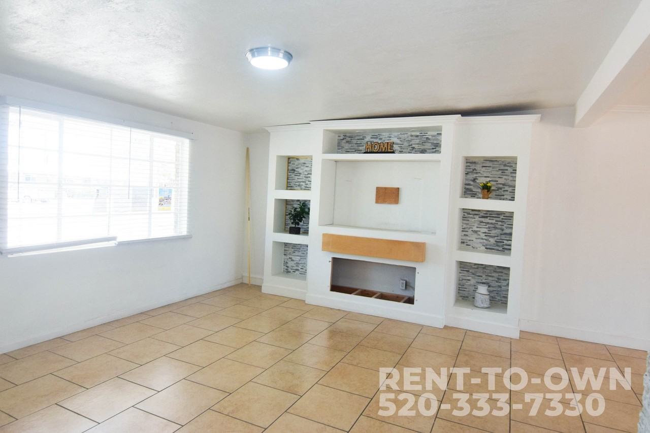 941 S Baylor Dr - Photo 3 of 14
