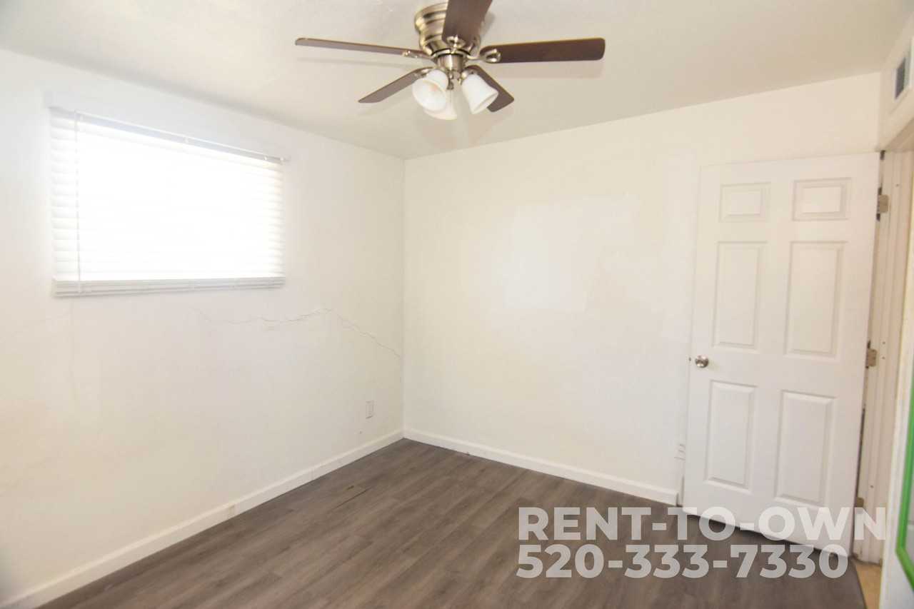 941 S Baylor Dr - Photo 7 of 14