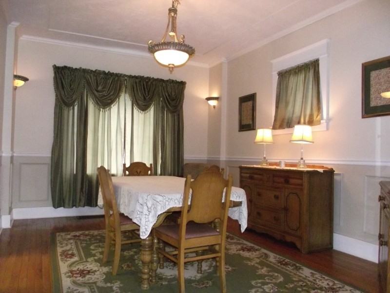 320 Knox Ave - Photo 4 of 17