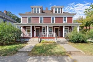 featured image of 2704 Aldrich Ave S