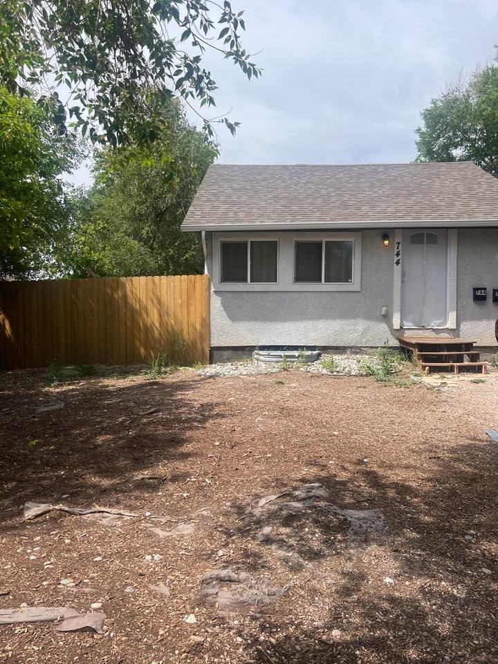 744 E Costilla St - Photo 2 of 31