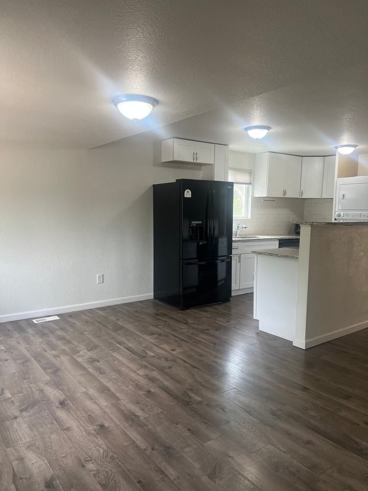 744 E Costilla St - Photo 5 of 31