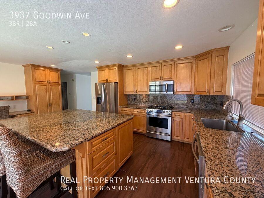 3937 Goodwin Ave - Photo 6 of 13