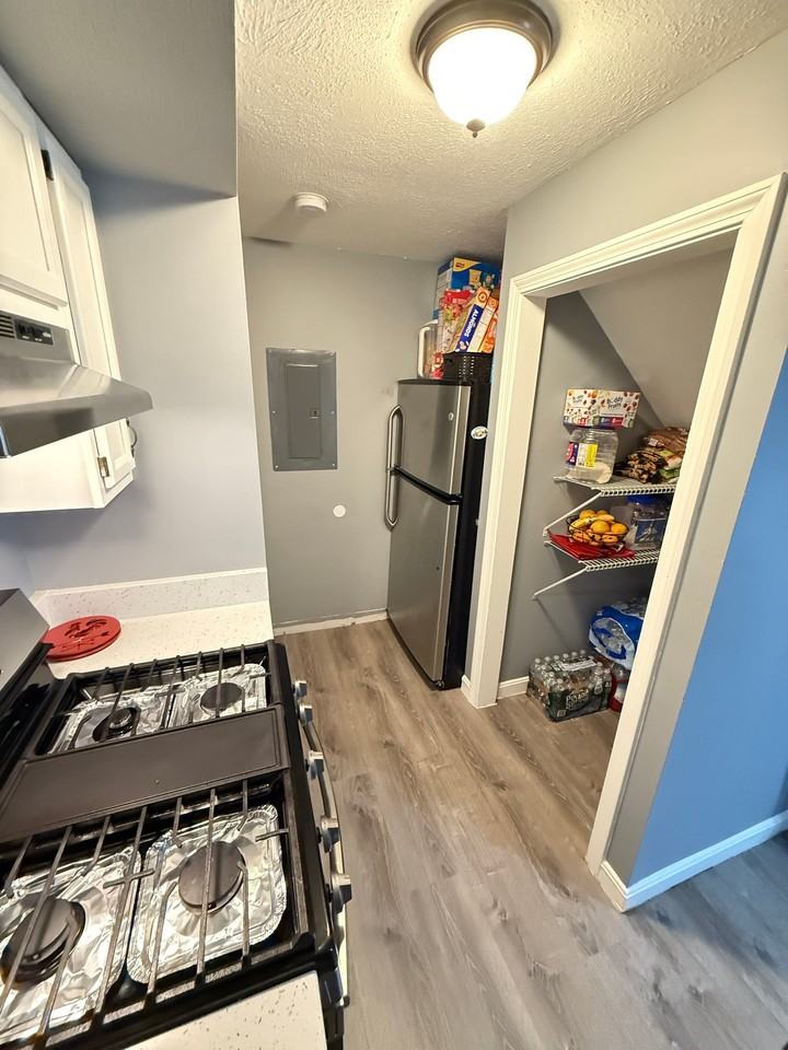 89 3rd St #3 - Photo 4 of 9