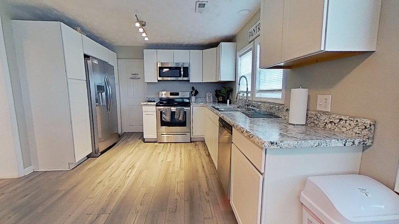 445 Ames St #A - Photo 5 of 12