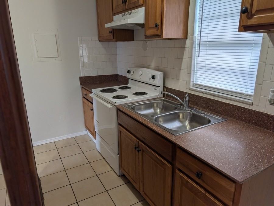 124 S Montclair Ave Apt S #124S - Photo 3 of 7