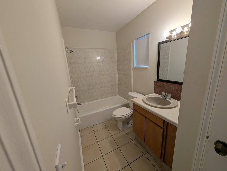 124 S Montclair Ave Apt S #124S - Photo 5 of 7