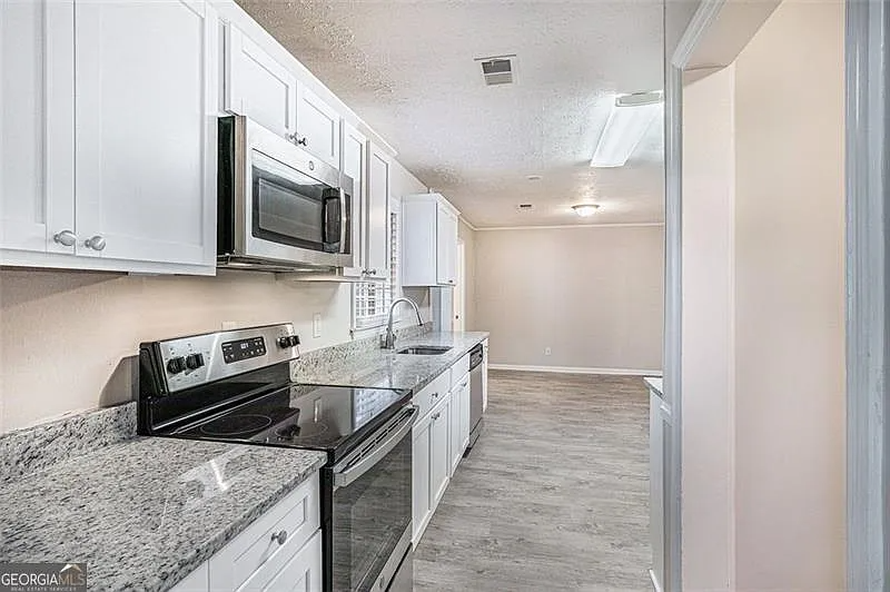 3005 Hidden Dr - Photo 5 of 12