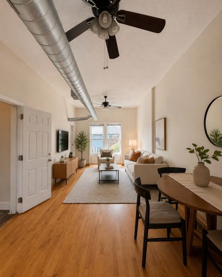 944 W 18th St #3 - Photo 2 of 7