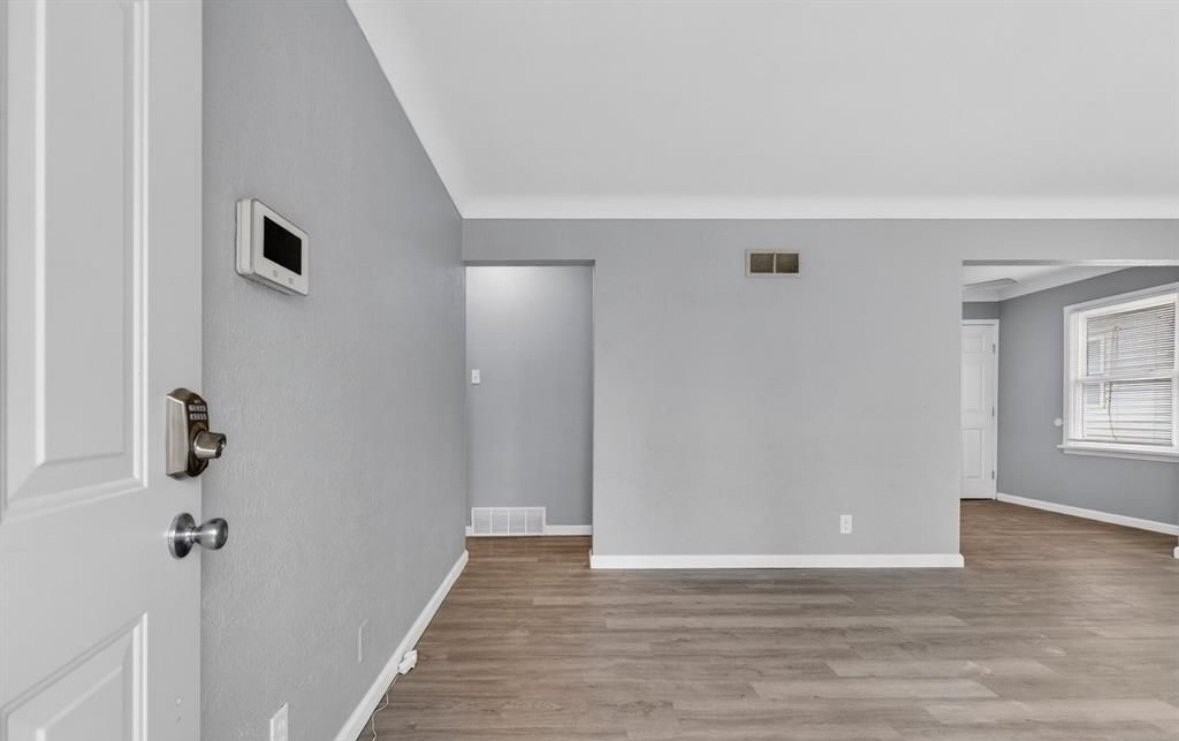 8576 Kathlyn Dr - Photo 3 of 19