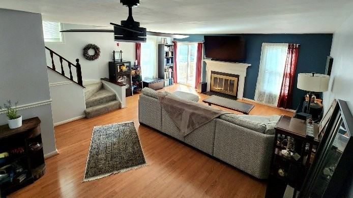 1496 Lowell Ct - Photo 3 of 11