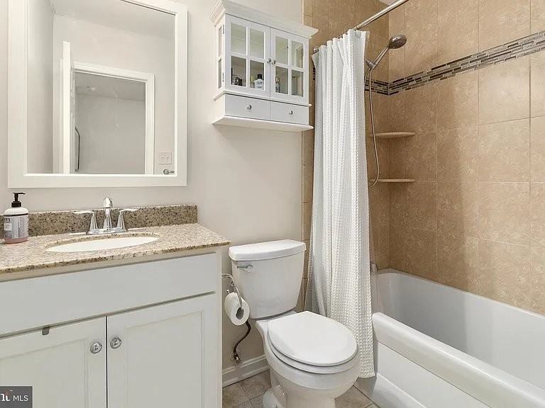 1496 Lowell Ct - Photo 7 of 11