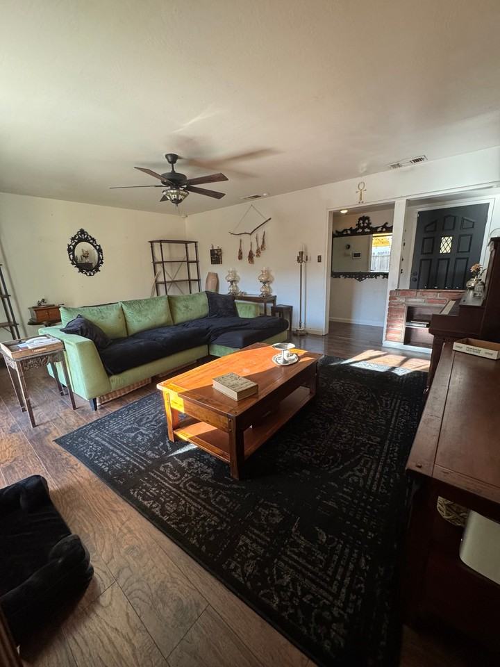 1016 Poplar Ave - Photo 3 of 7