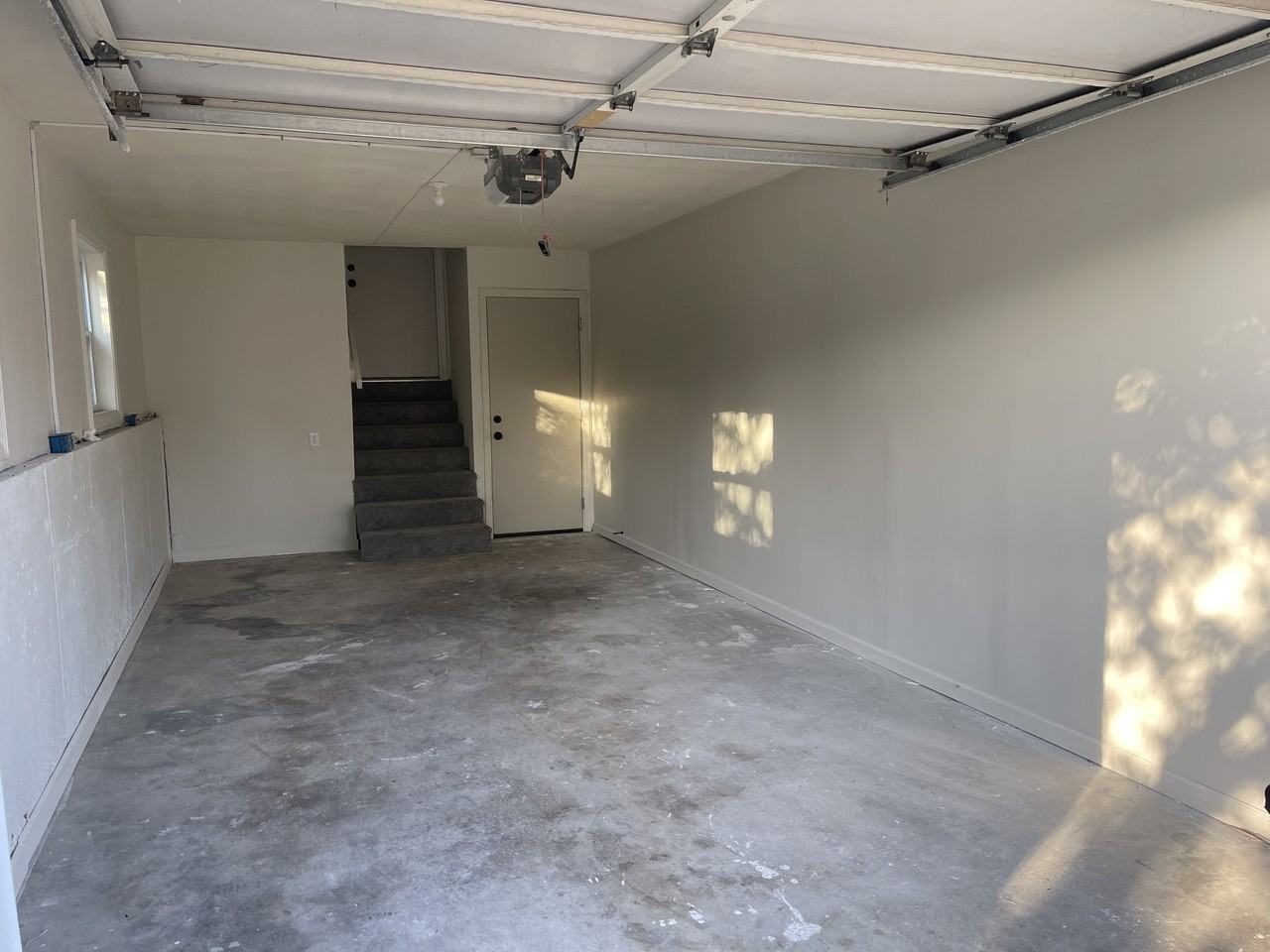 1207 Geneva St - Photo 2 of 19
