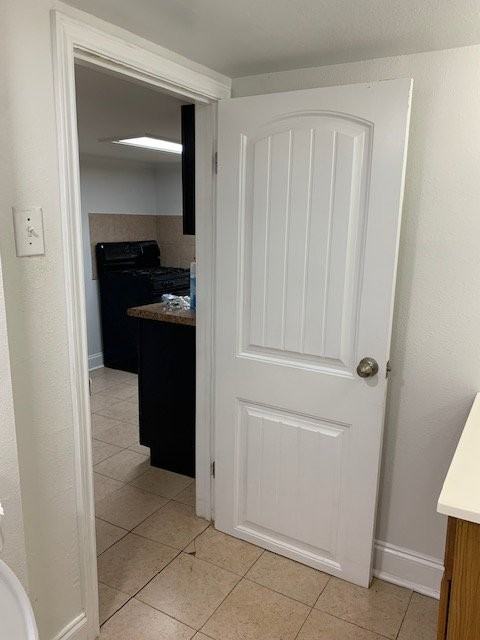 204 Division St - Photo 5 of 7