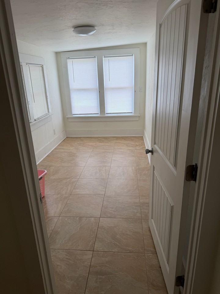 Nw 15th St - Photo 4 of 20