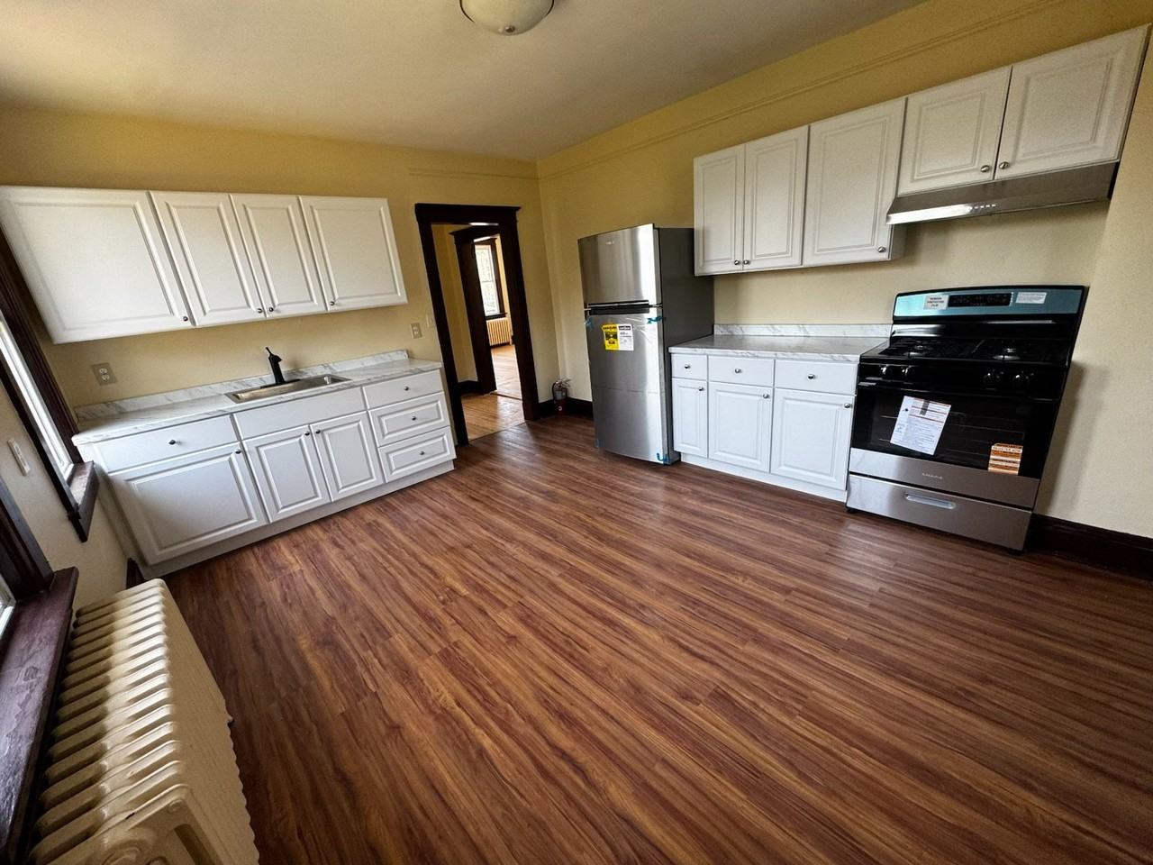 226 Glen Cove Ave #2 - Photo 4 of 15
