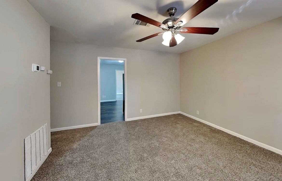 261 Howell Ter Sw - Photo 2 of 8