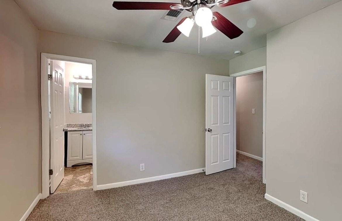 261 Howell Ter Sw - Photo 5 of 8