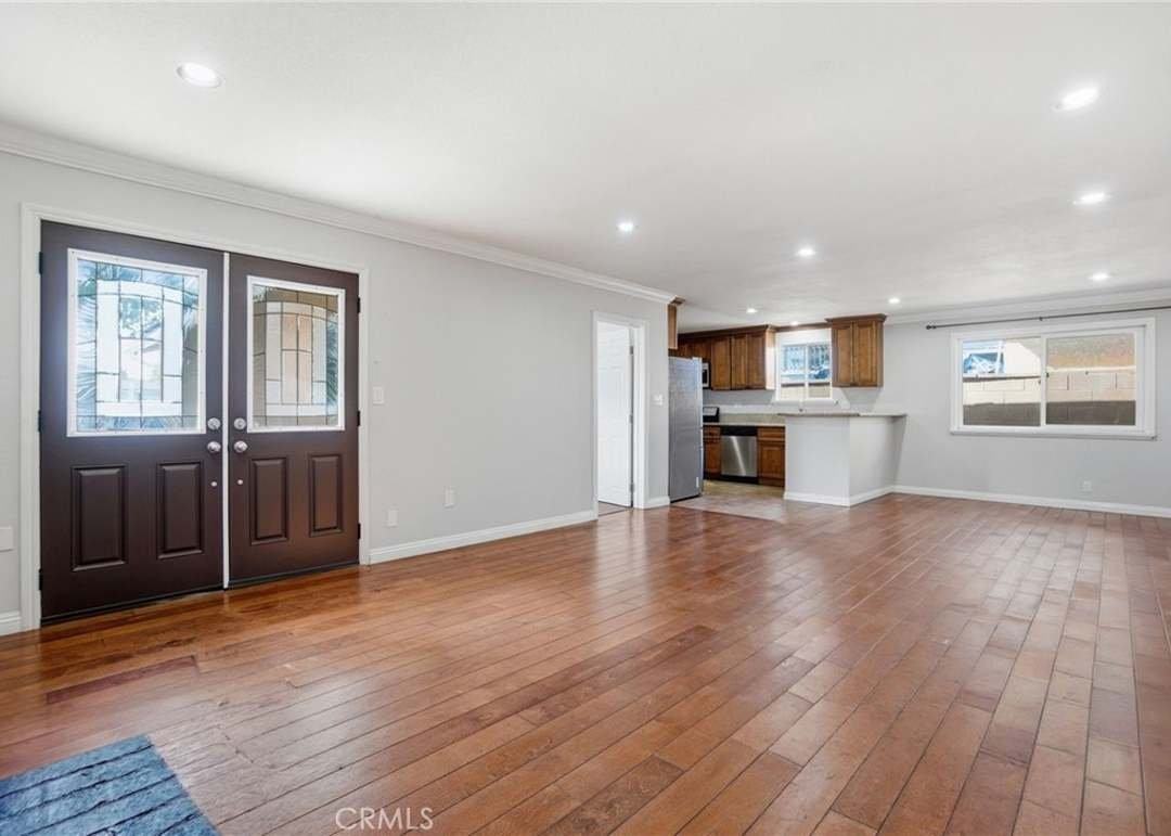 2080 Cedar St - Photo 2 of 18
