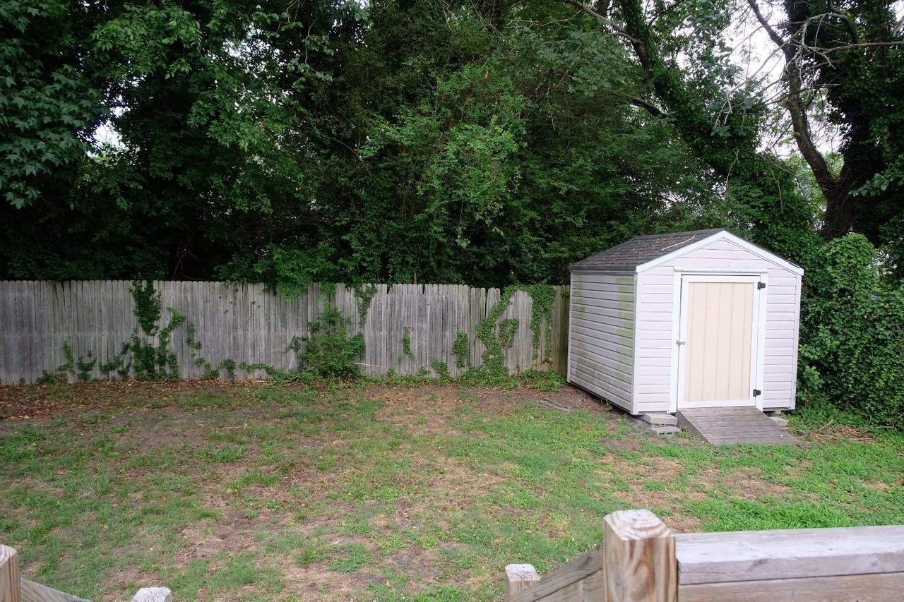 2703 Magnolia St - Photo 4 of 9