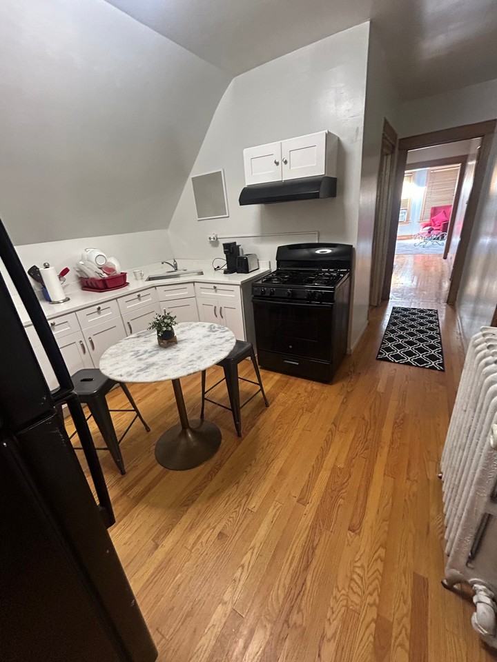 1017 N Austin Blvd #2 - Photo 3 of 13