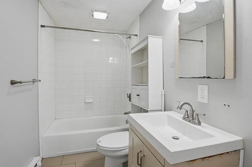 31 Aetna St #3 - Photo 4 of 17