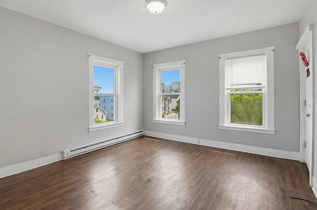 31 Aetna St #3 - Photo 5 of 17