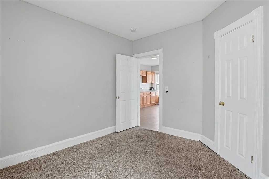 31 Aetna St #3 - Photo 6 of 17