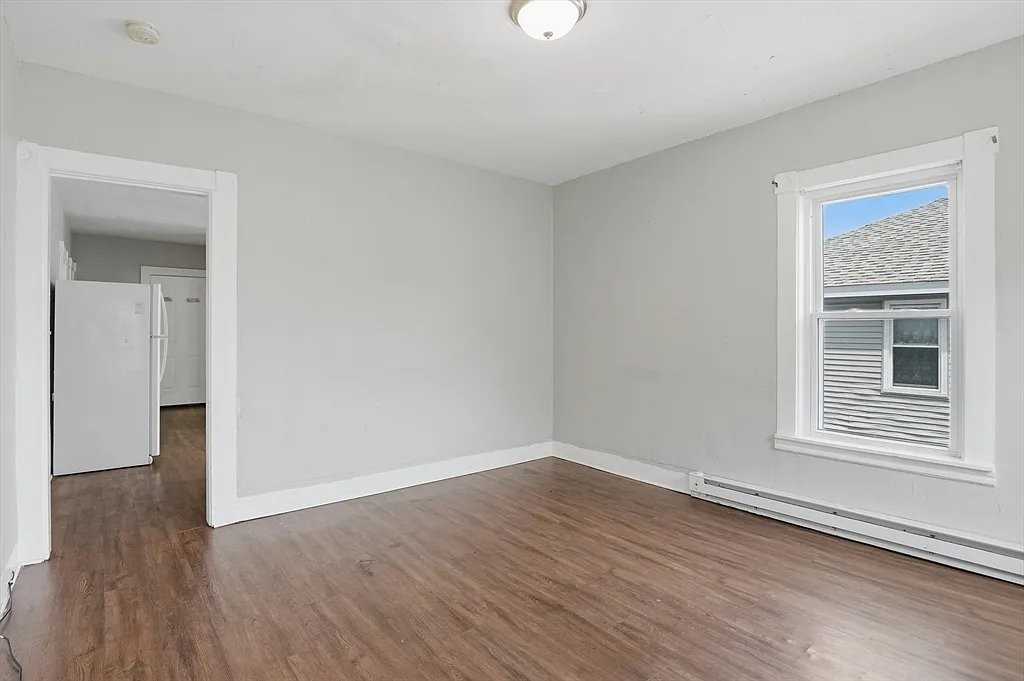 31 Aetna St #3 - Photo 7 of 17