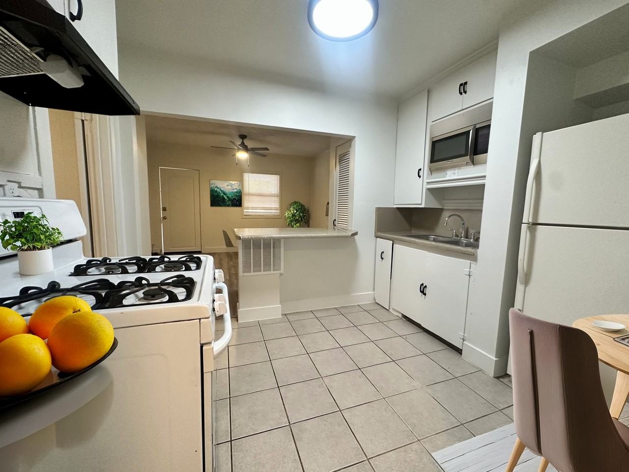 3442 S St #C - Photo 3 of 11