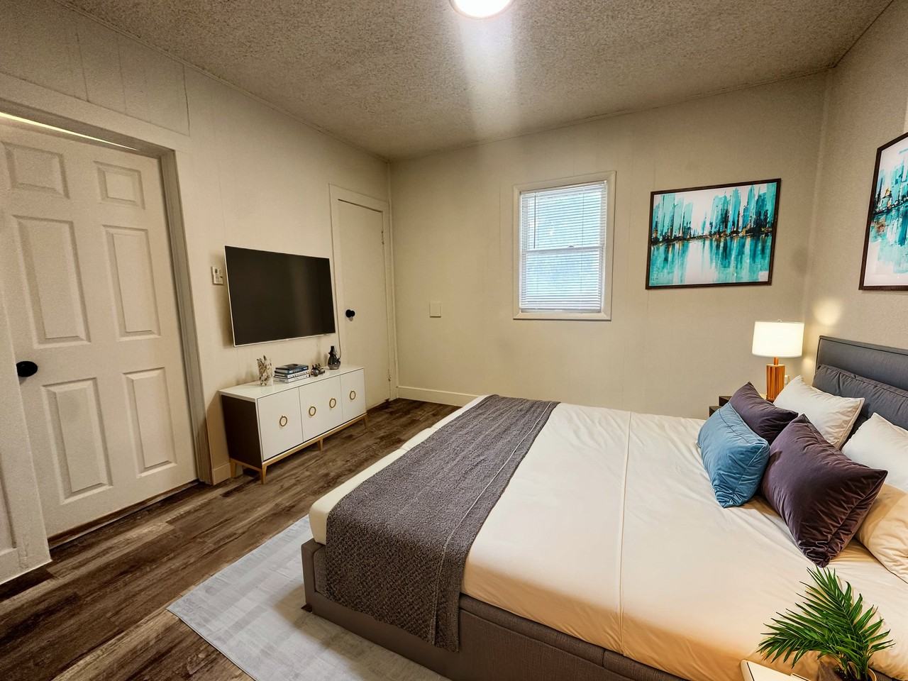 3442 S St #C - Photo 7 of 11