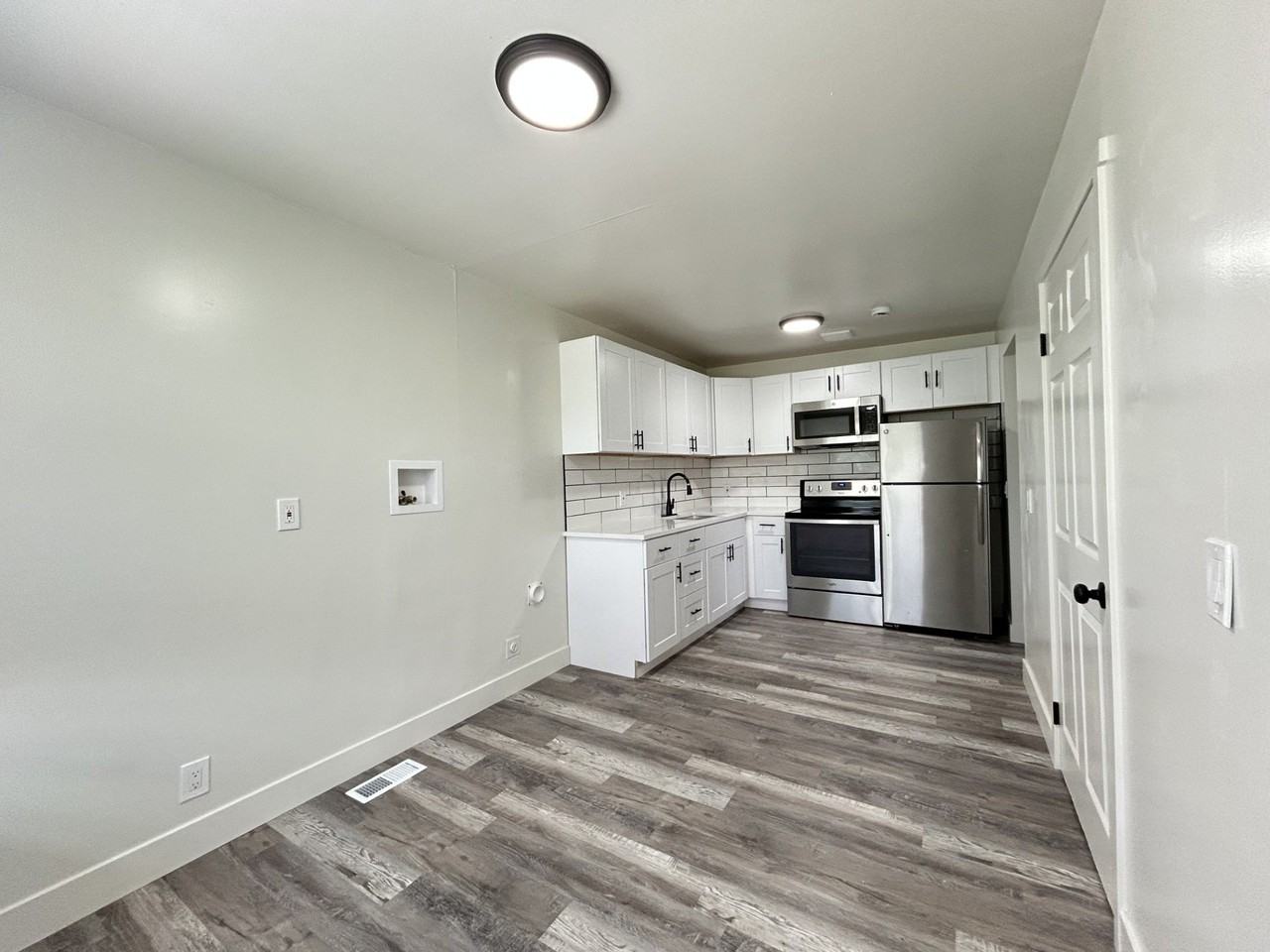 1340 S St #12 - Photo 3 of 8