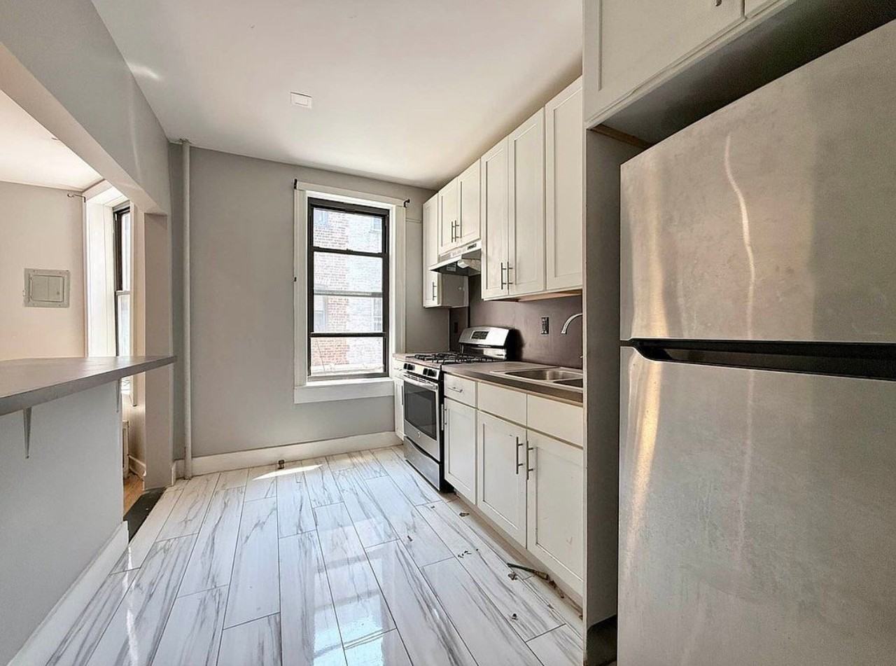 3008 Avenue K #2F - Photo 4 of 8